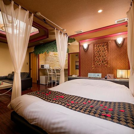 Hotel Mobilia (Adults Only) Tsurugashima Экстерьер фото