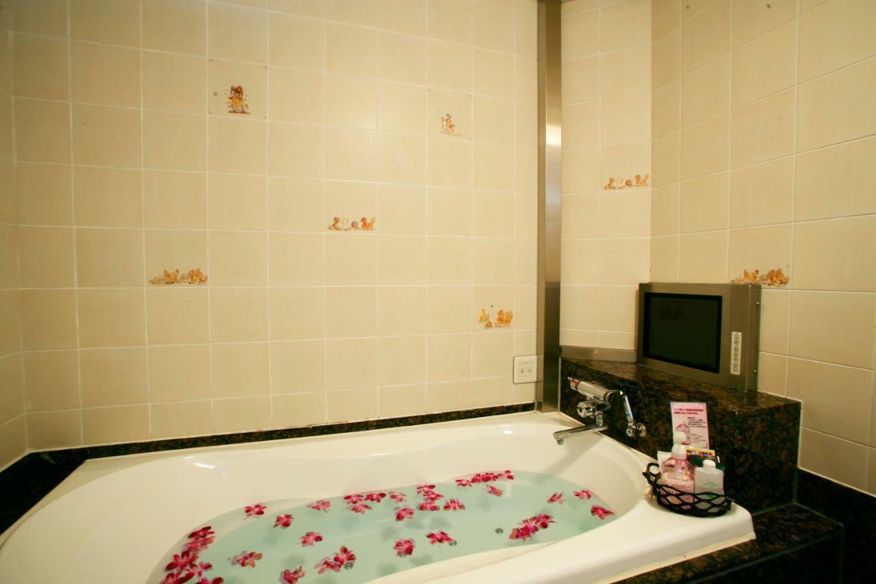 Hotel Mobilia (Adults Only) Tsurugashima Экстерьер фото